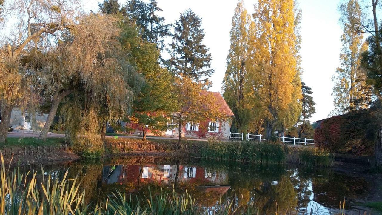 Le Domaine Du Mijarnier Bed and Breakfast Montbeugny Exterior foto