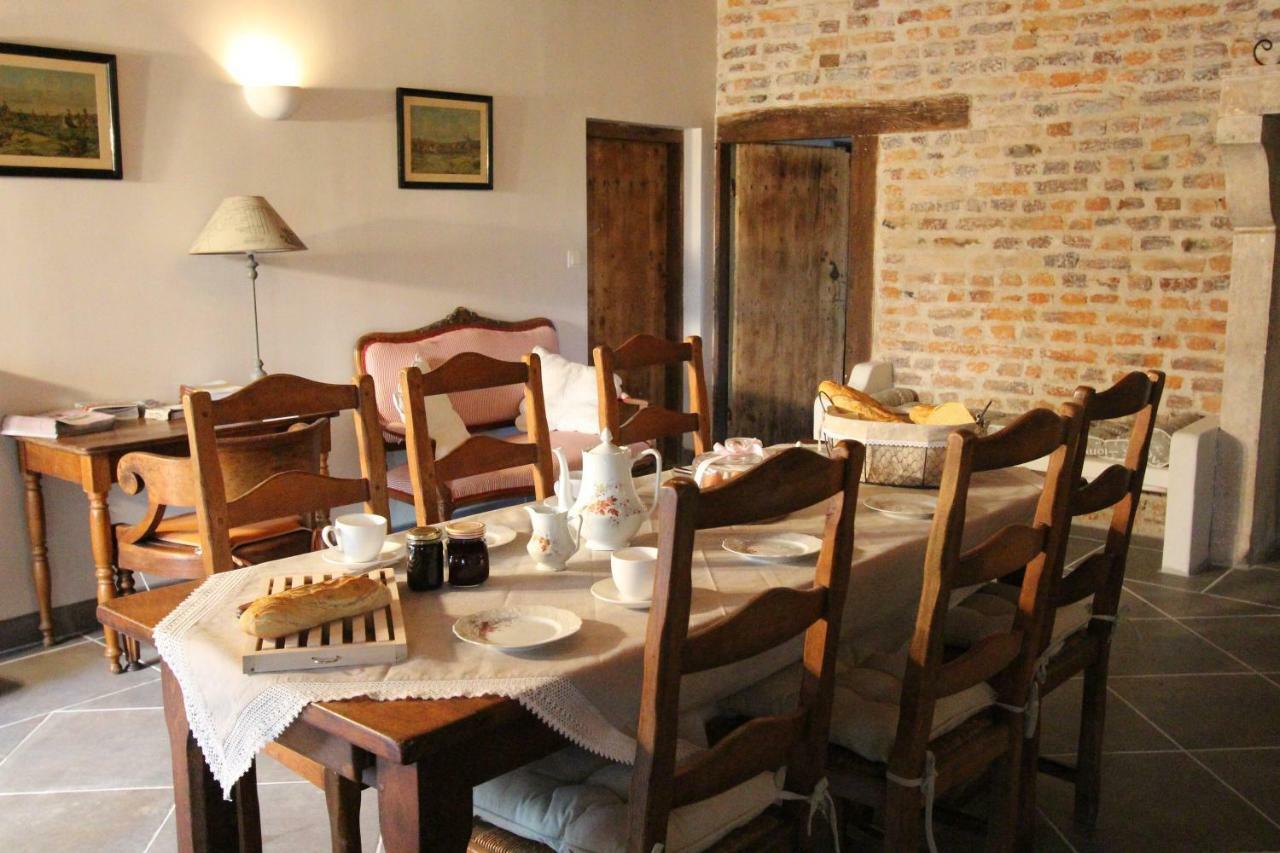 Le Domaine Du Mijarnier Bed and Breakfast Montbeugny Exterior foto
